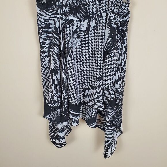 Blue Diamond Black & White Tank Size Small - Picture 3 of 4